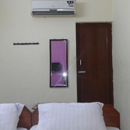 Noble Residency Hotel Тирупати Екстериор снимка