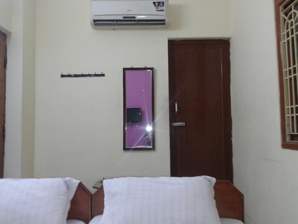 Noble Residency Hotel Тирупати Екстериор снимка